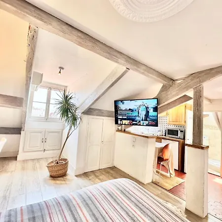 Ersextius, Ggb2, Apartmán *