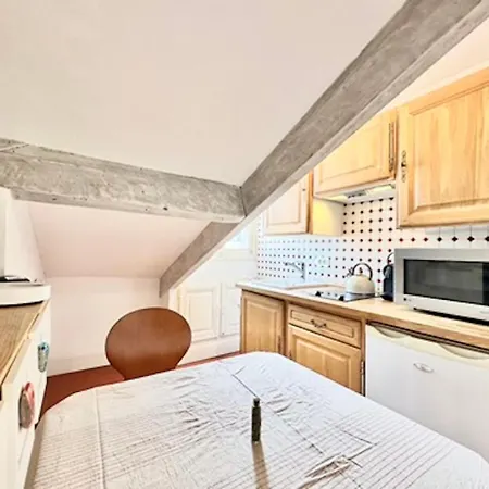 Ersextius, Ggb2, Apartmán *