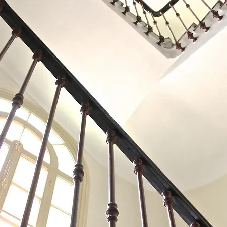 Ersextius, Ggb2, * Nice